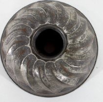 Spiral tin bundt pan - Bottom